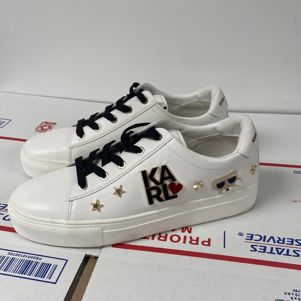 White sneaker Cate Pin Logo Sneaker (Women)
Karl Lagerfeld Paris,Size 8